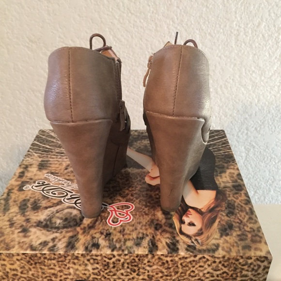 Wedges - Picture 4 of 4