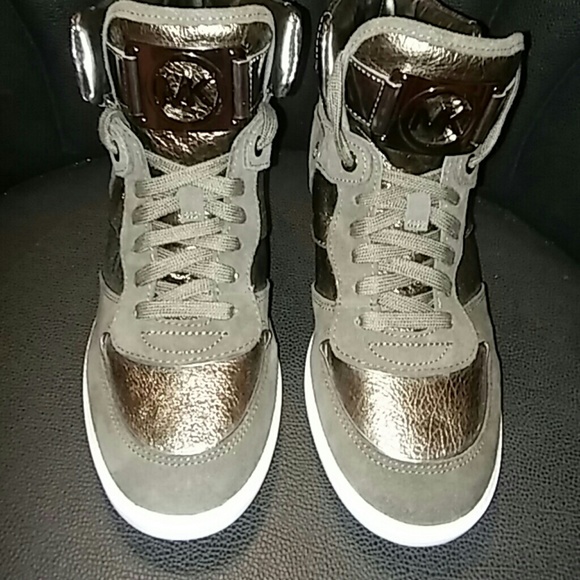 Michael Kors Shoes - Michael Kors MK Nikko