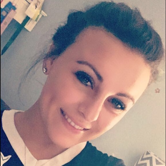 Meet your Posher, Kylie - Picture 1 of 1