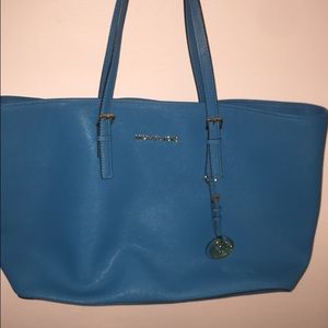 HP* Michael Kors jet set medium multi-function bag