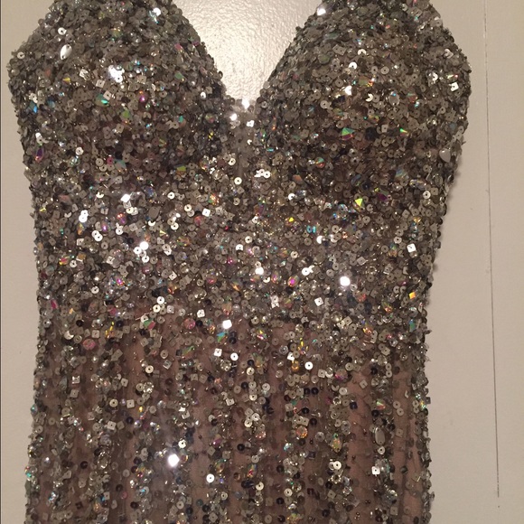 Beautiful champagne sparkly prom dress - Picture 2 of 4