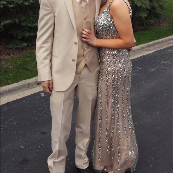 Beautiful champagne sparkly prom dress - Picture 4 of 4