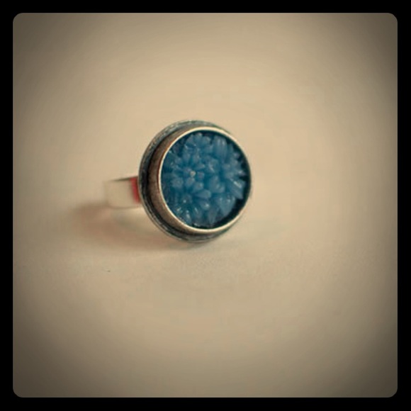 Periwinkle statement ring - Picture 1 of 3