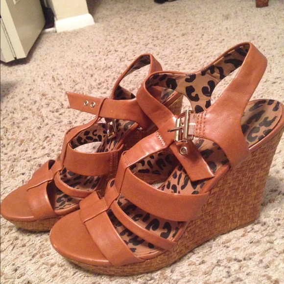 Brown wedges, like-new!