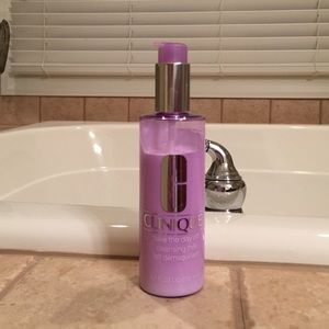 Clinique take day off cleansing milk