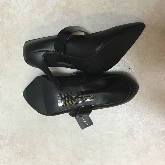 Black Heels never worn F21 - Picture 3 of 3