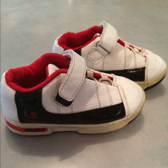 And1 Toddler Sz 8 Velcro strap no shoe strings