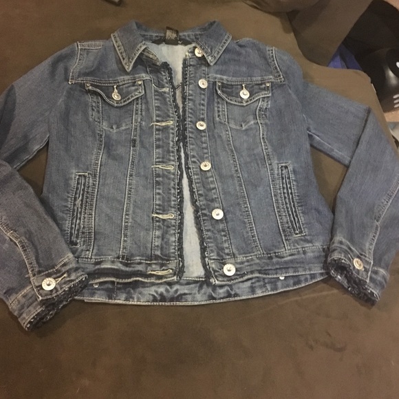 Jean Jacket - Picture 1 of 4