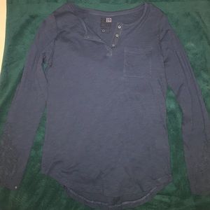 Nollie, long sleeved shirt.