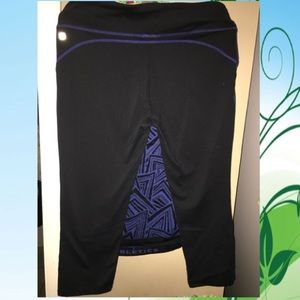 🔹Fabletics🔹Capri Fitness Pants