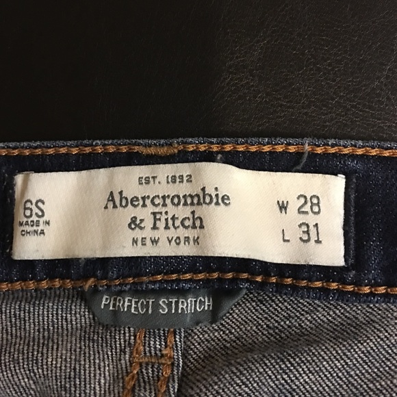 A&F Dark Emma Jeans - Picture 3 of 4