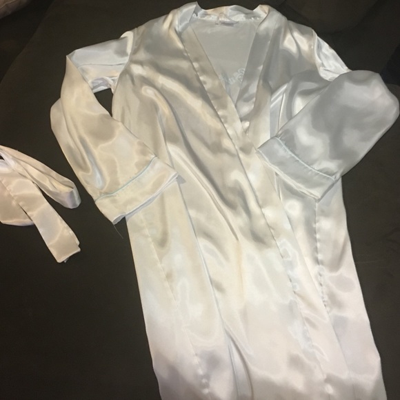 Bride Robe - Picture 3 of 3