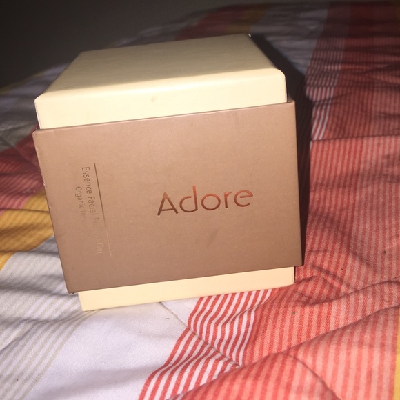 ADORE essence facial peeling gel NWOT in box