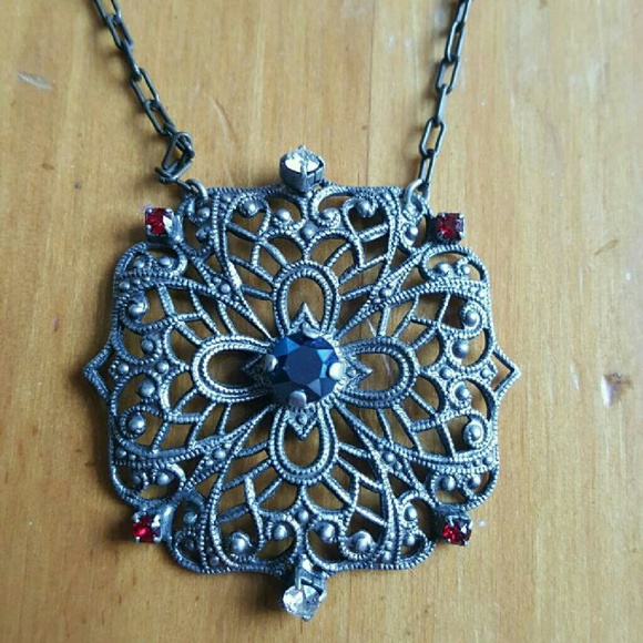 Sabika Masterpiece necklace Fall/Winter 2013