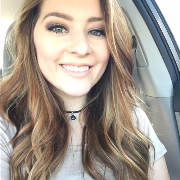 Meet your Posher, Emily - Picture 1 of 1