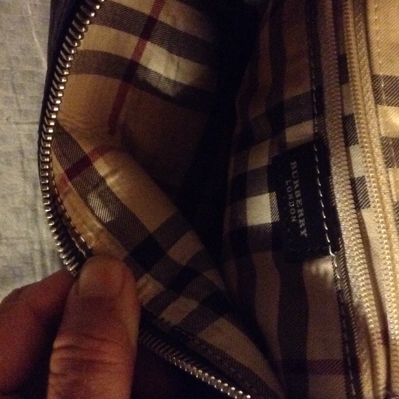 BURBERRY Black Leather shoulder bag - Picture 2 of 4