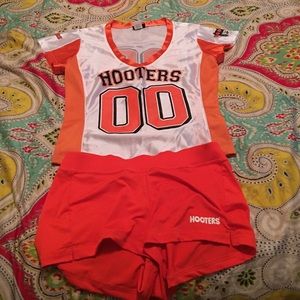 Hooters uniform