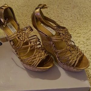 Jennifer lopez wedges