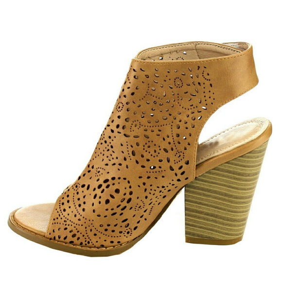 PEEP TOE CUT OUT CHUNKY HEEL BOOTIES