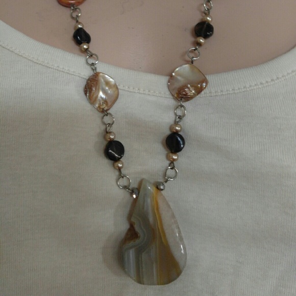 Brown agate,mother of pearl necklace set
