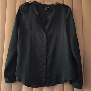 Beautifully and elegant long sleeve shirt 🍏