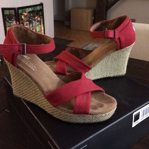 8.5 Red Toms Wedges
