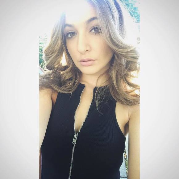 Meet your Posher, Nadine