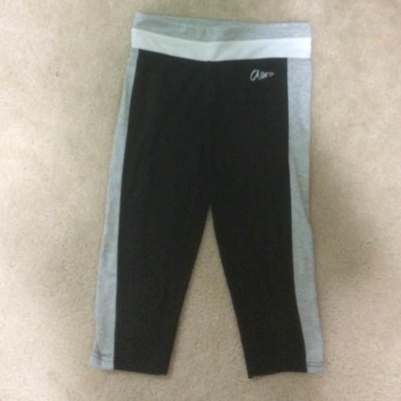 Aeropostale two toned athletic capris