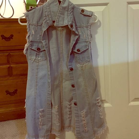 Denim sleeveless blazer