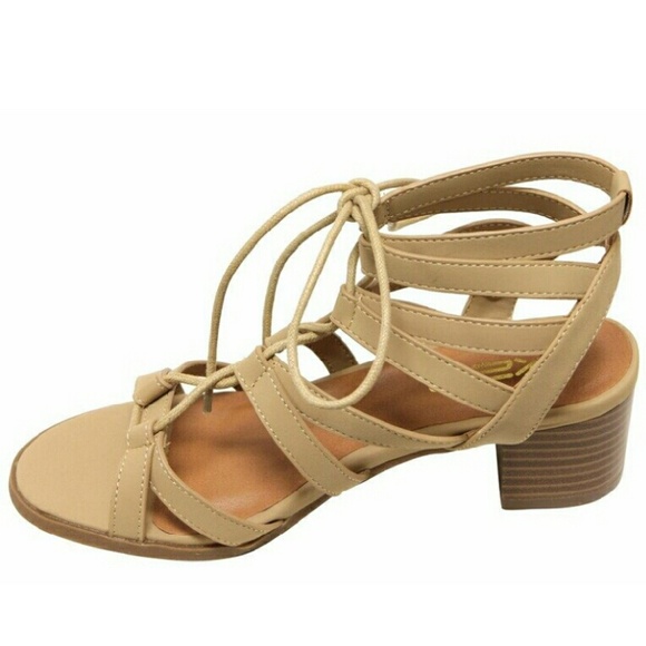 STRAPPY NUDE CHUNKY HEEL SANDALS