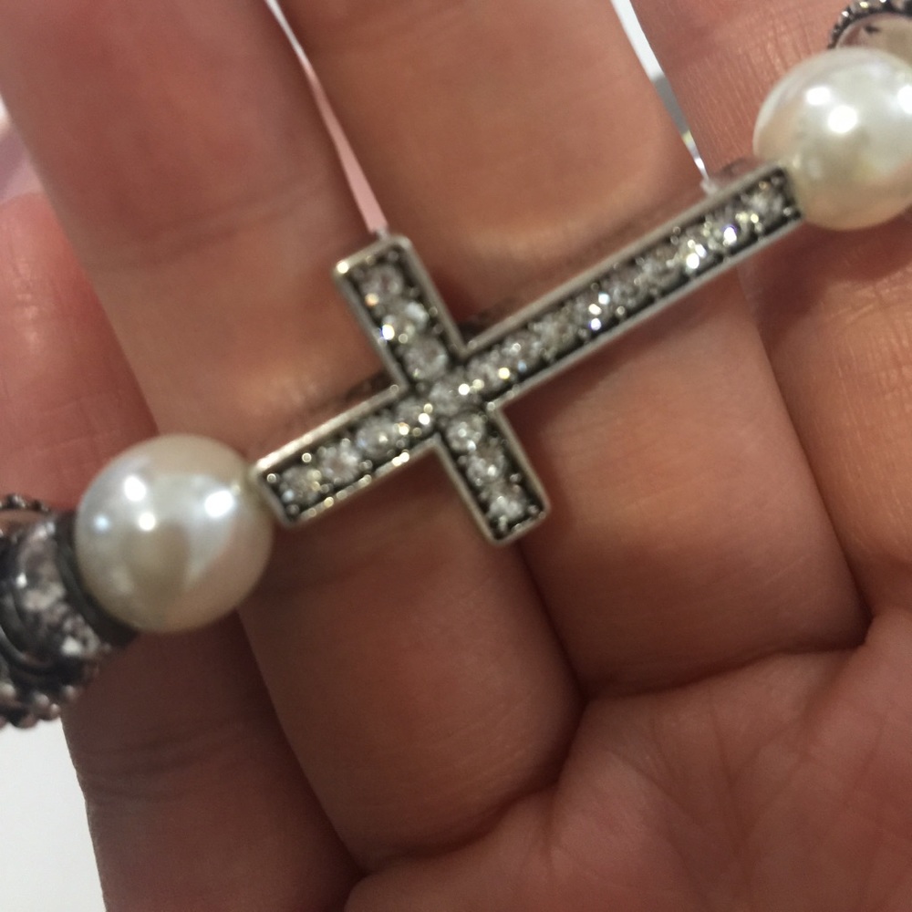 Gorgeous Cross paved crystal bracelets - Picture 2 of 6