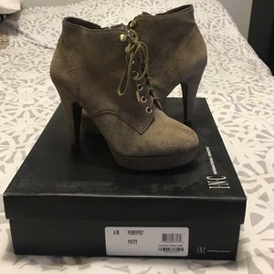 Size 6 taupe suede booties