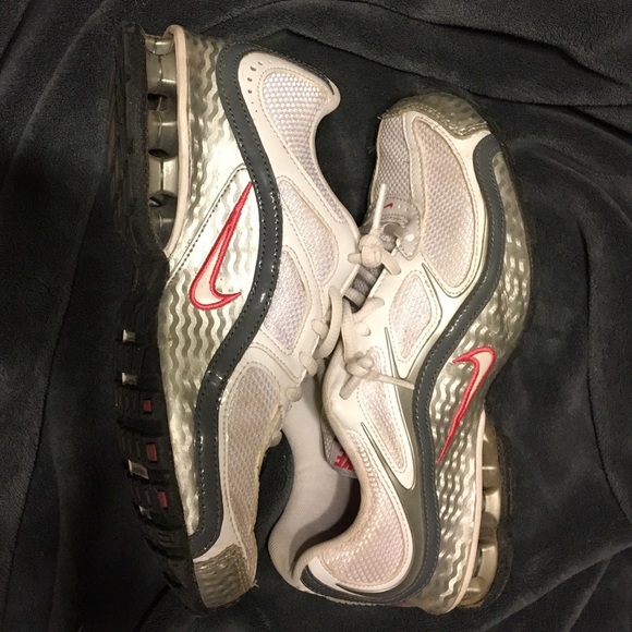 Women's Nike Reax Run 5 - worn only a couple times - Picture 3 of 7