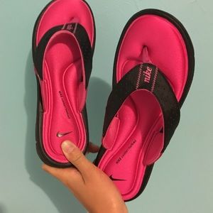 Nike flip flops