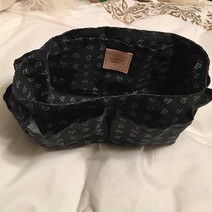 Jon Hart "Makeup case organizer" NWOT