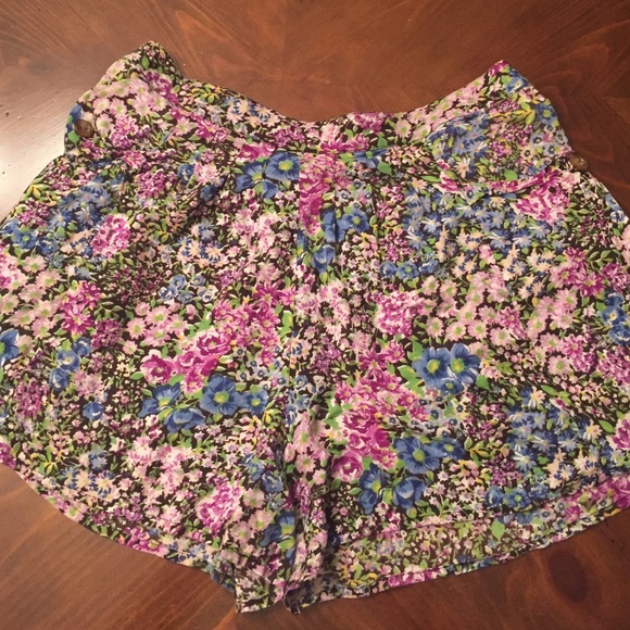 Floral shorts!