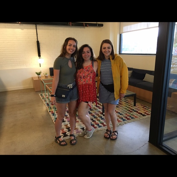 Meet your Posher, Cleo - Picture 1 of 1