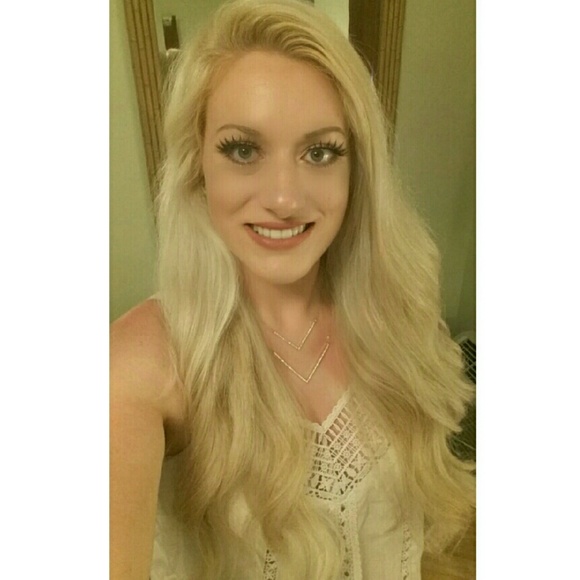 Meet your Posher, Hailey - Picture 1 of 1