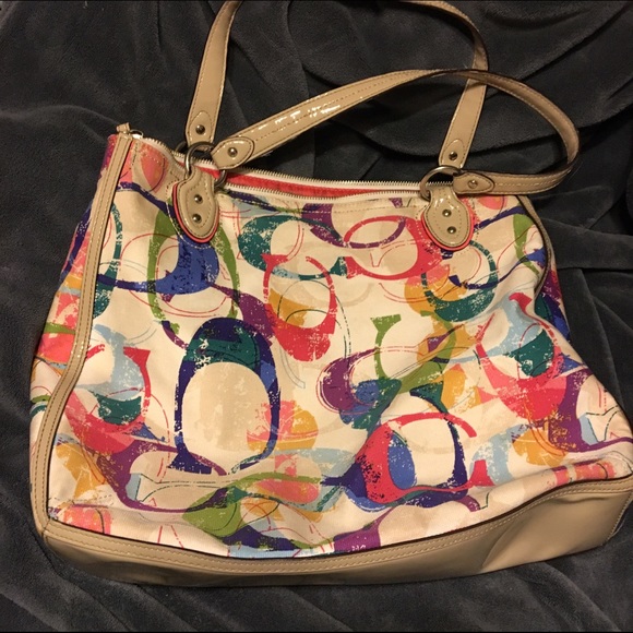 Large Coach purse - Picture 2 of 4