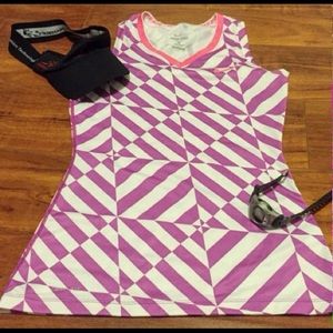 ✨Sale!✨Nike Fitted Geometric Tank