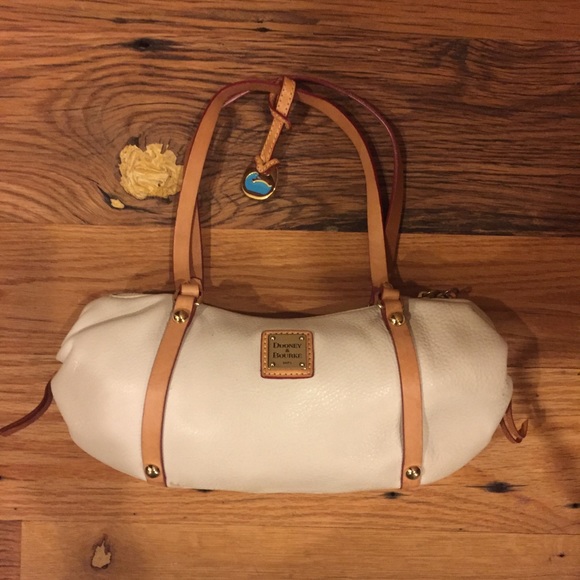 Dooney & Bourke Emma Roberts white leather handbag