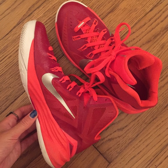 Nike Hyperdunks - Picture 2 of 2