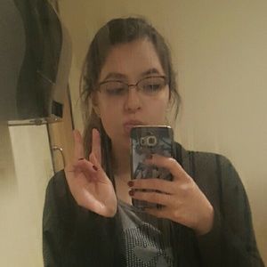 Meet your Posher, Alexandra