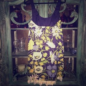 Great summer dress white flowers along bottom