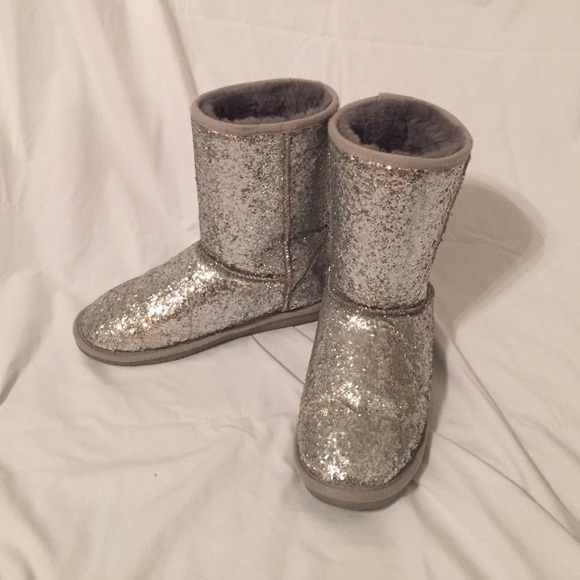 Silver BearPaw Size 10 - Excellent Condition