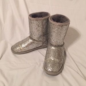 Silver BearPaw Size 10 - Excellent Condition