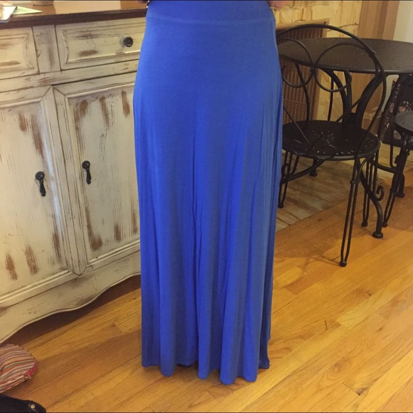 🎉LAST CALL🎉 Blue Maxi Skirt - Picture 2 of 3