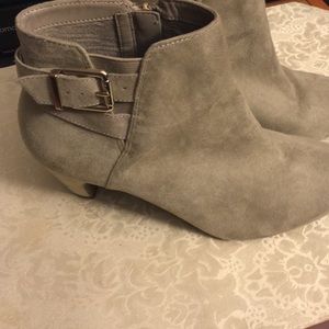 Sam & Libby ankle booties