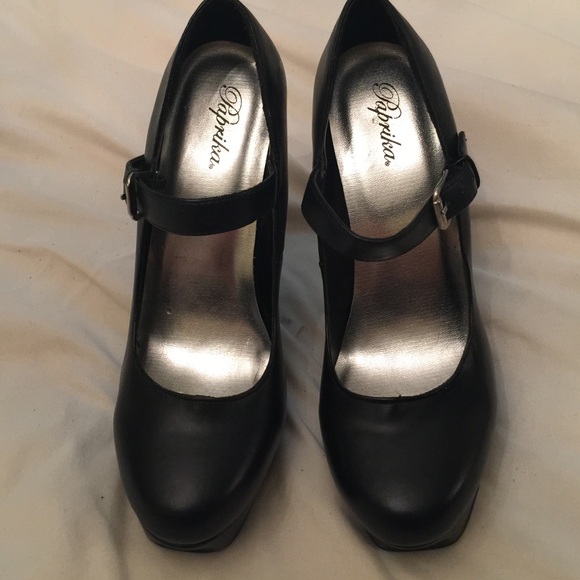 Heel with a buckle