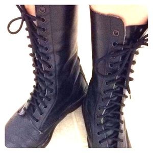 Doc Martin Broken in boots